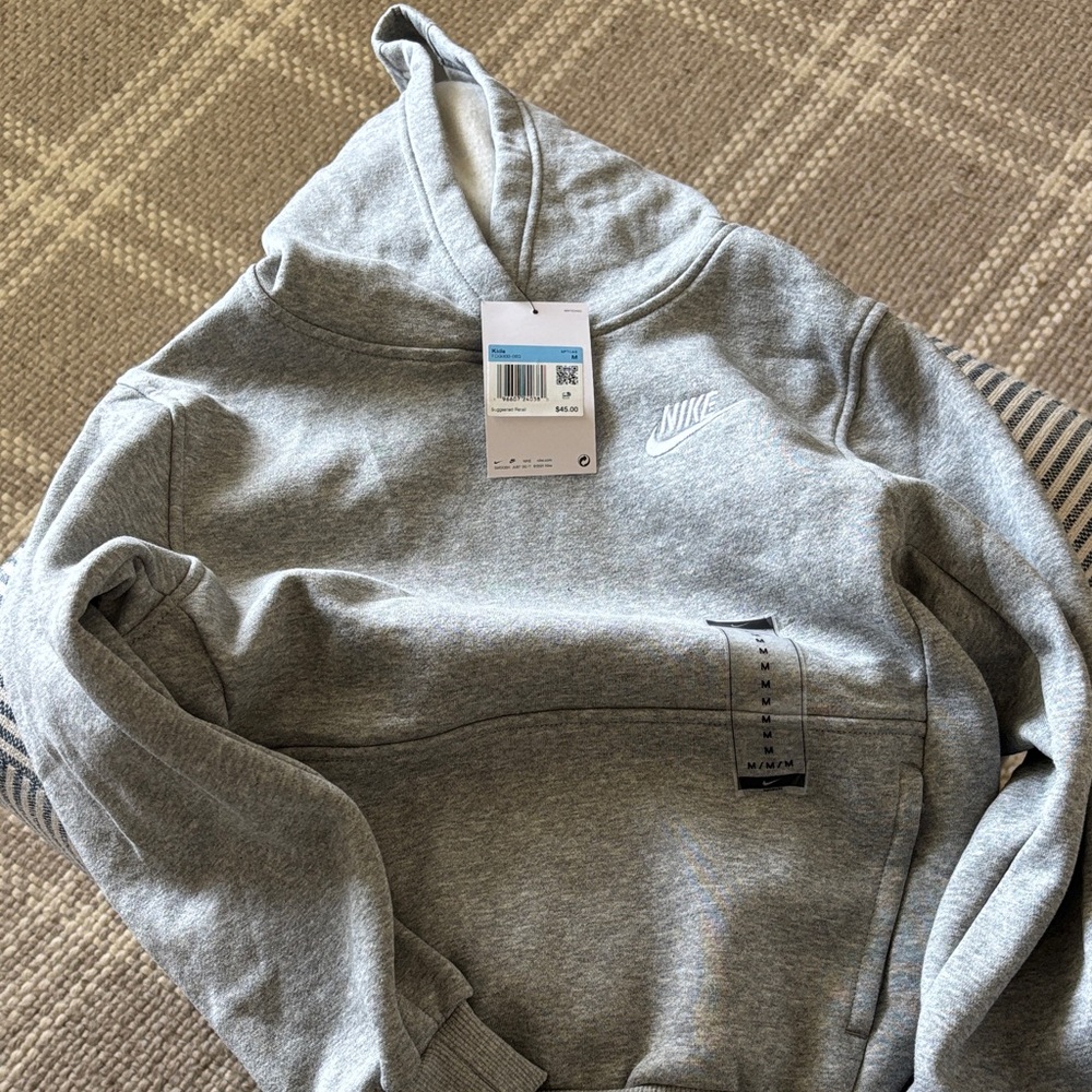 Nike kid’s Heather Gray sweatsuit